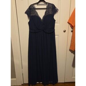 SHEIN Curve 2XL navy formal/maxi dress with lace cap sleeves and lace neckline